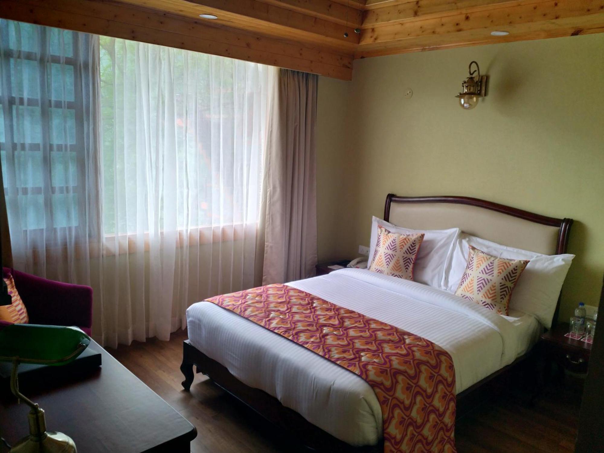 Regenta Inn By Riverside Manali Exterior photo