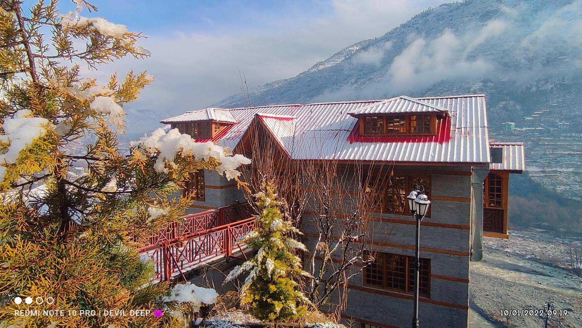 Regenta Inn By Riverside Manali Exterior photo